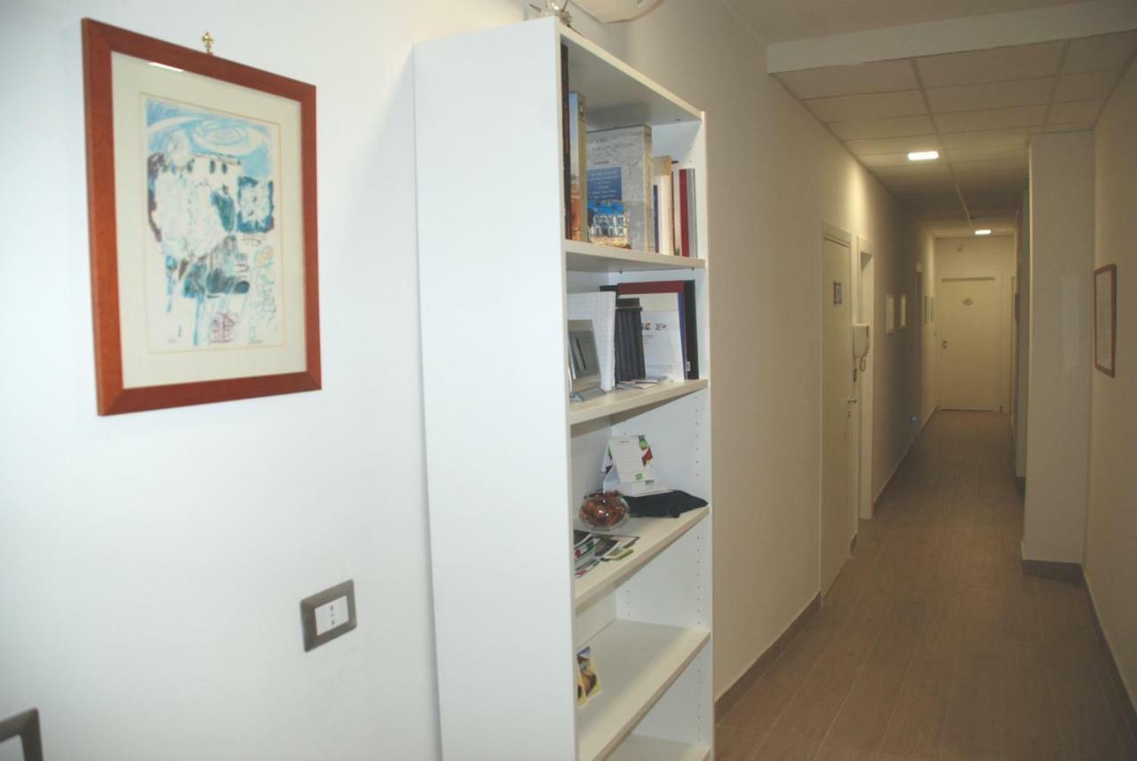 Binario 2 Hotel San Giorgio a Cremano Kültér fotó